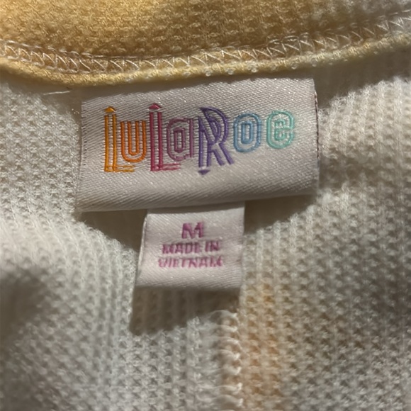 LulaRoe Melanie Short Sleeve Waffle Top - Medium - Picture 4 of 4